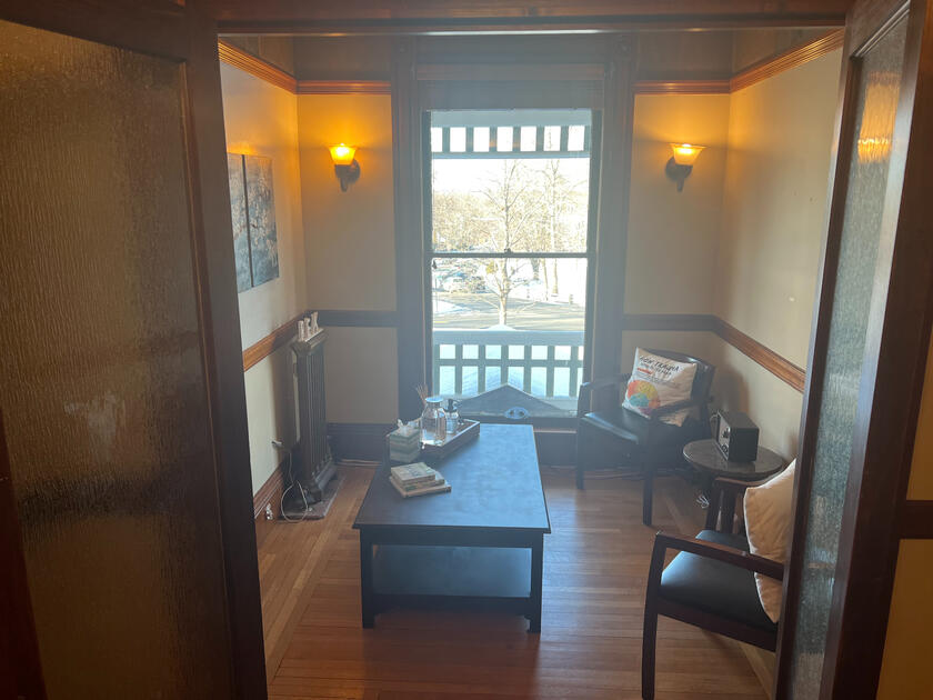 2nd Fl Waiting Rm